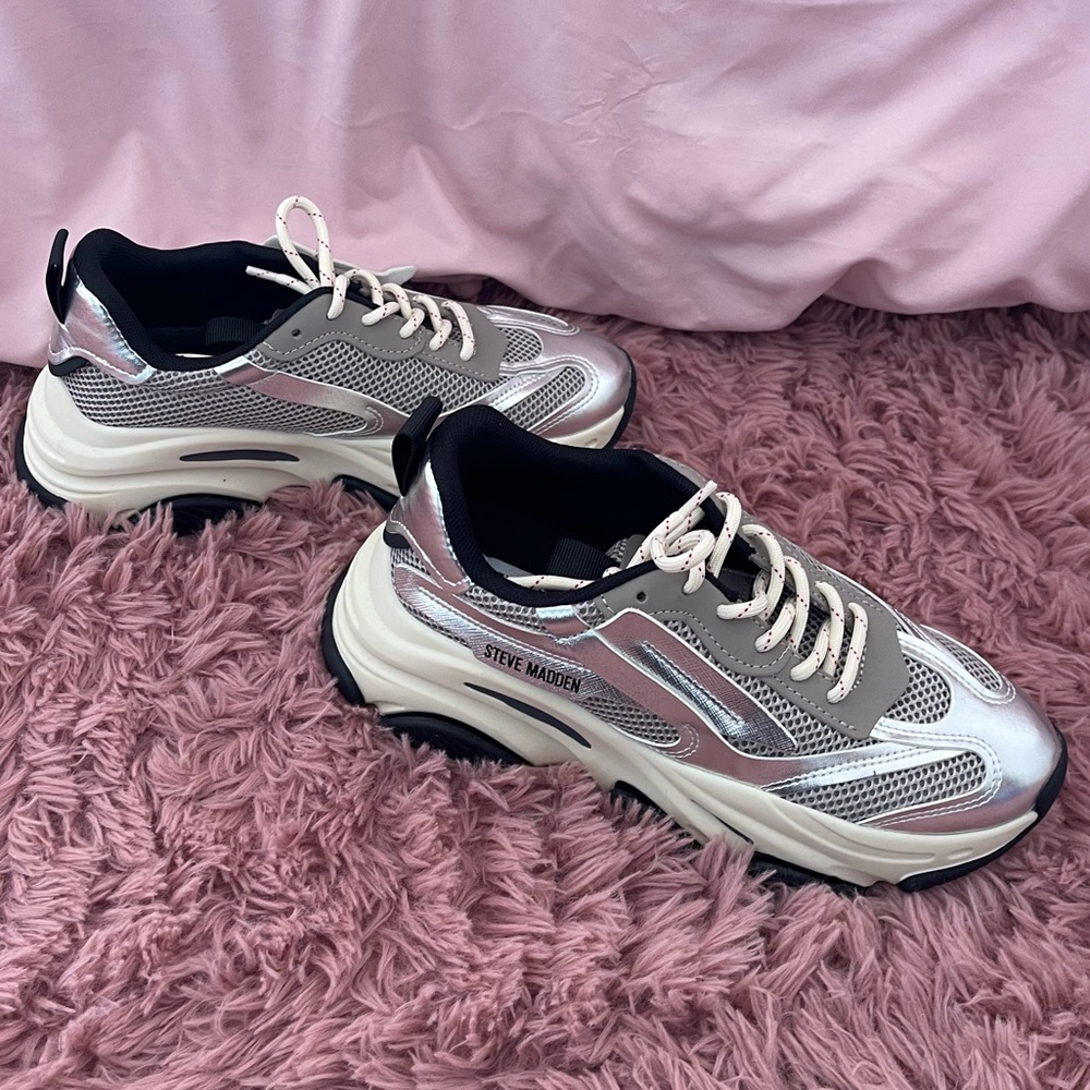 NWOT Steve Madden Metallic Pink and Silver Chunky Lace-Up Sneakers